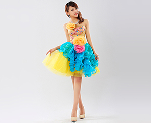 Brightly colored dress. Shop in Ukrainian Marriage Agency.
