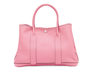 Pink bag. Shop in Ukrainian Marriage Agency.