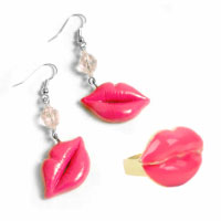 “Kiss” adornments set. Shop in Ukrainian Marriage Agency.