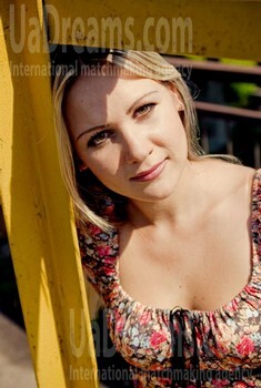 Tanya from Cherkasy 30 years - bride for you. My small public photo.