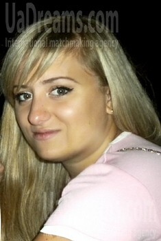 Anna from Sumy 23 years - a little sexy. My small public photo.