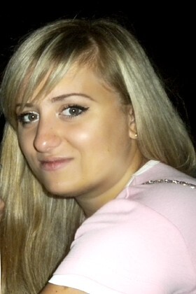 Anna from Sumy 23 years - good mood. My big primary photo.