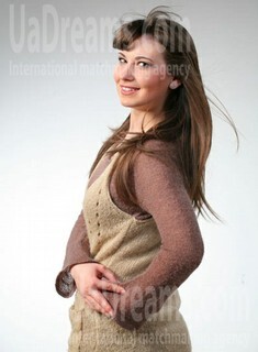 Anna from Merefa 21 years - Warm-hearted girl. My small public photo.