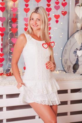 Anna from Poltava 24 years - cool photo shooting. My big primary photo.