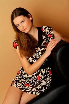 Tatiana from Poltava 22 years - waiting for husband. My mid primary photo.
