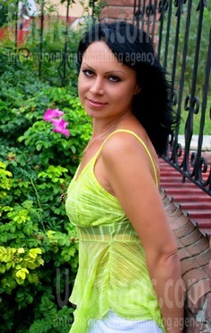Elena from Sumy 37 years - sexy lady. My small public photo.