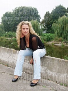 Tatiana from Rovno 30 years - introduce myself. My small public photo.