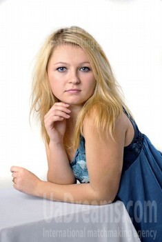 Kateryna from Rovno 20 years - independent woman. My small public photo.