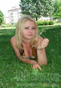 Kateryna from Rovno 20 years - morning freshness. My small public photo.