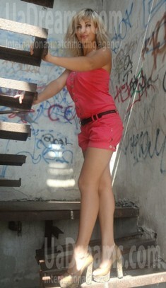 Iana from Rovno 23 years - amazing appearance. My small public photo.