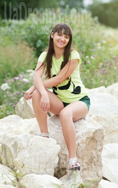 Larysa from Ivanofrankovsk 25 years - seeking soulmate. My small public photo.