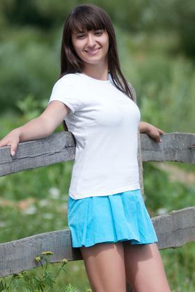 Larysa from Ivanofrankovsk 25 years - good mood. My big primary photo.
