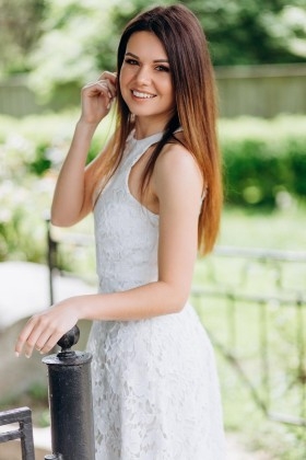 Marina from Poltava 24 years - ukrainian woman. My big primary photo.