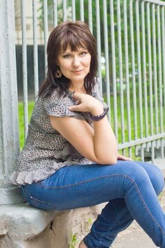 Larisa from Sumy 45 years - wants to be loved. My small primary photo.