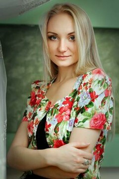 Olga from Rovno 22 years - favorite dress. My small primary photo.