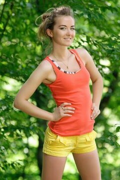 Halya from Ivanofrankovsk 23 years - seeking man. My mid primary photo.