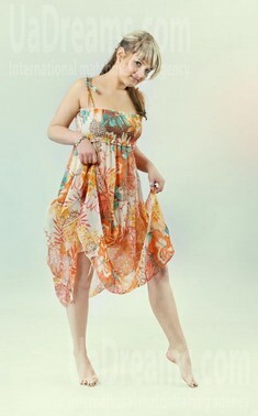Alina from Rovno 23 years - a little sexy. My small public photo.