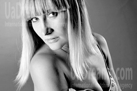 Elena from Rovno 36 years - joy and happiness. My small public photo.