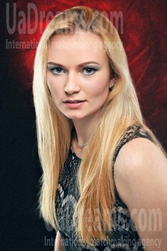Tania from Rovno 20 years - cool photo shooting. My small public photo.