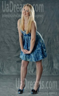 Tania from Rovno 20 years - sunny day. My small public photo.