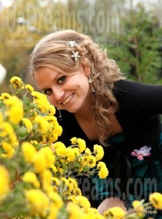 Marinka from Rovno 20 years - eyes with love. My small public photo.