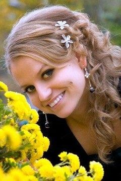 Marinka from Rovno 20 years - eyes lakes. My small primary photo.
