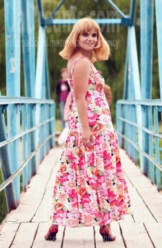 Tatiana from Rovno 32 years - introduce myself. My small public photo.