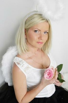 Aliona from Rovno 34 years - carring woman. My small primary photo.