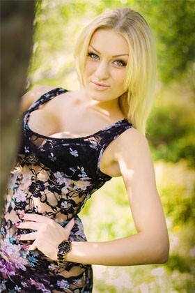 Kate from Poltava 20 years - ukrainian girl. My big primary photo.