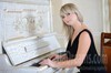 Olya from Simferopol 34 years - seeking man. My small public photo.