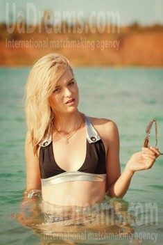 Zosya from Donetsk 18 years - mysterious beauty. My small public photo.