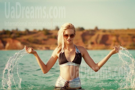 Zosya from Donetsk 18 years - morning freshness. My small public photo.