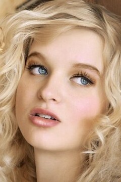 Zosya from Donetsk 18 years - ukrainian girl. My small primary photo.