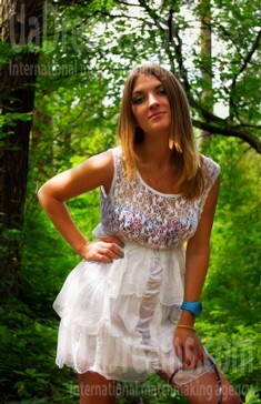 Yulia from Rovno 23 years - romantic girl. My small public photo.