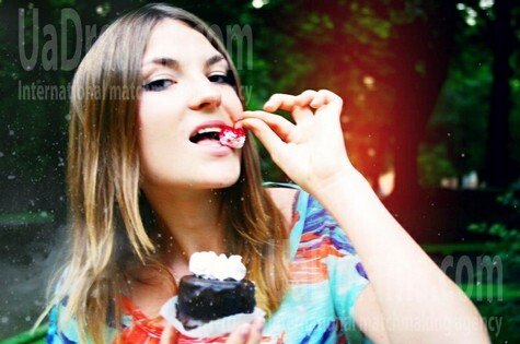 Yulia from Rovno 23 years - looking for relationship. My small public photo.