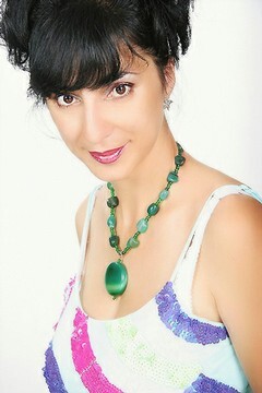 Olga from Simferopol 43 years - bright smile. My small primary photo.