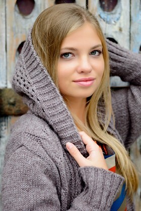 Victoria from Simferopol 20 years - Warm-hearted girl. My big primary photo.