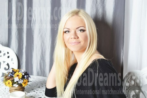 Kseniya from Zaporozhye 25 years - Kind-hearted woman. My small public photo.