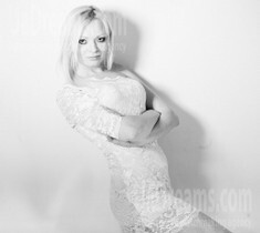 Svetlana from Simferopol 26 years - ukrainian woman. My small public photo.