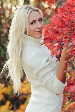 Olenka from Simferopol 25 years - easy charm. My small primary photo.