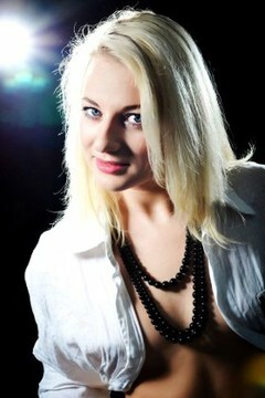 Anna from Rovno 21 years - cat's-paw. My mid primary photo.