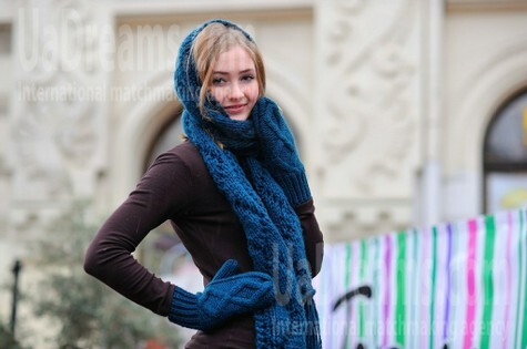 Alina from Simferopol 20 years - smiling for you. My small public photo.