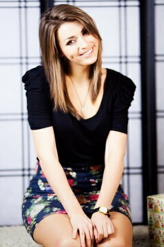 Viktoria from Poltava 20 years - nice smile. My mid primary photo.