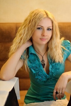 Oksana from Ivanofrankovsk 23 years - great weather. My mid primary photo.