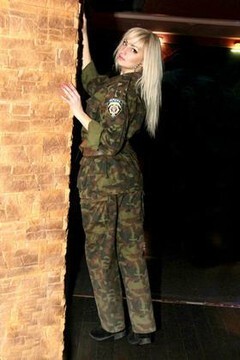 Olga from Donetsk 26 years - cat's-paw. My mid primary photo.
