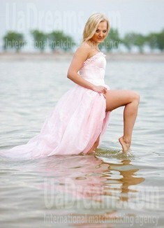 Anastasia from Kremenchug 24 years - cool photo shooting. My small public photo.