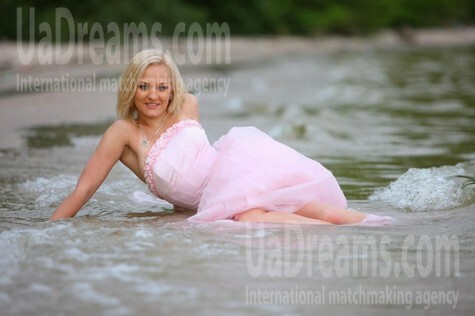 Anastasia from Kremenchug 24 years - sunny day. My small public photo.