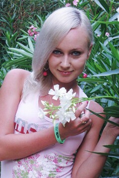 Yulia from Lutsk 28 years - ukrainian bride. My small primary photo.