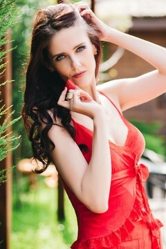 Inna from Lutsk 33 years - beautiful and wild. My small primary photo.