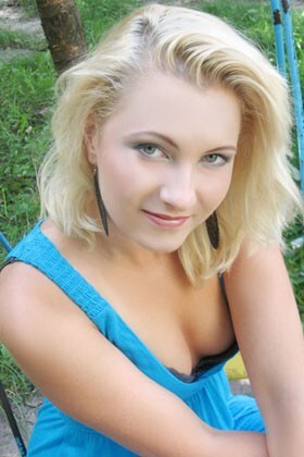 Alina from Lutsk 26 years - cool photo shooting. My big primary photo.